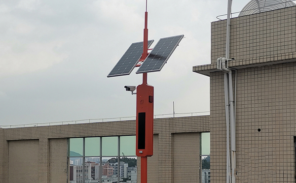 太阳能语音监控杆能够实现哪些功能？